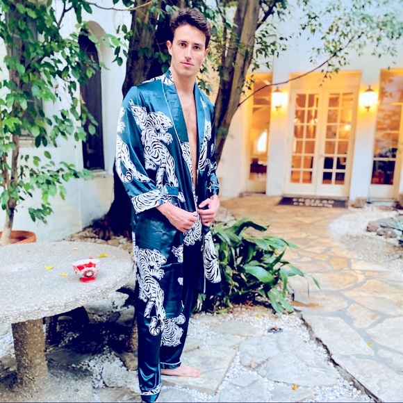 Men’s Blue Teal Tiger Robe Set (only have set with SHORTS now in stock) - Picture 8 of 11